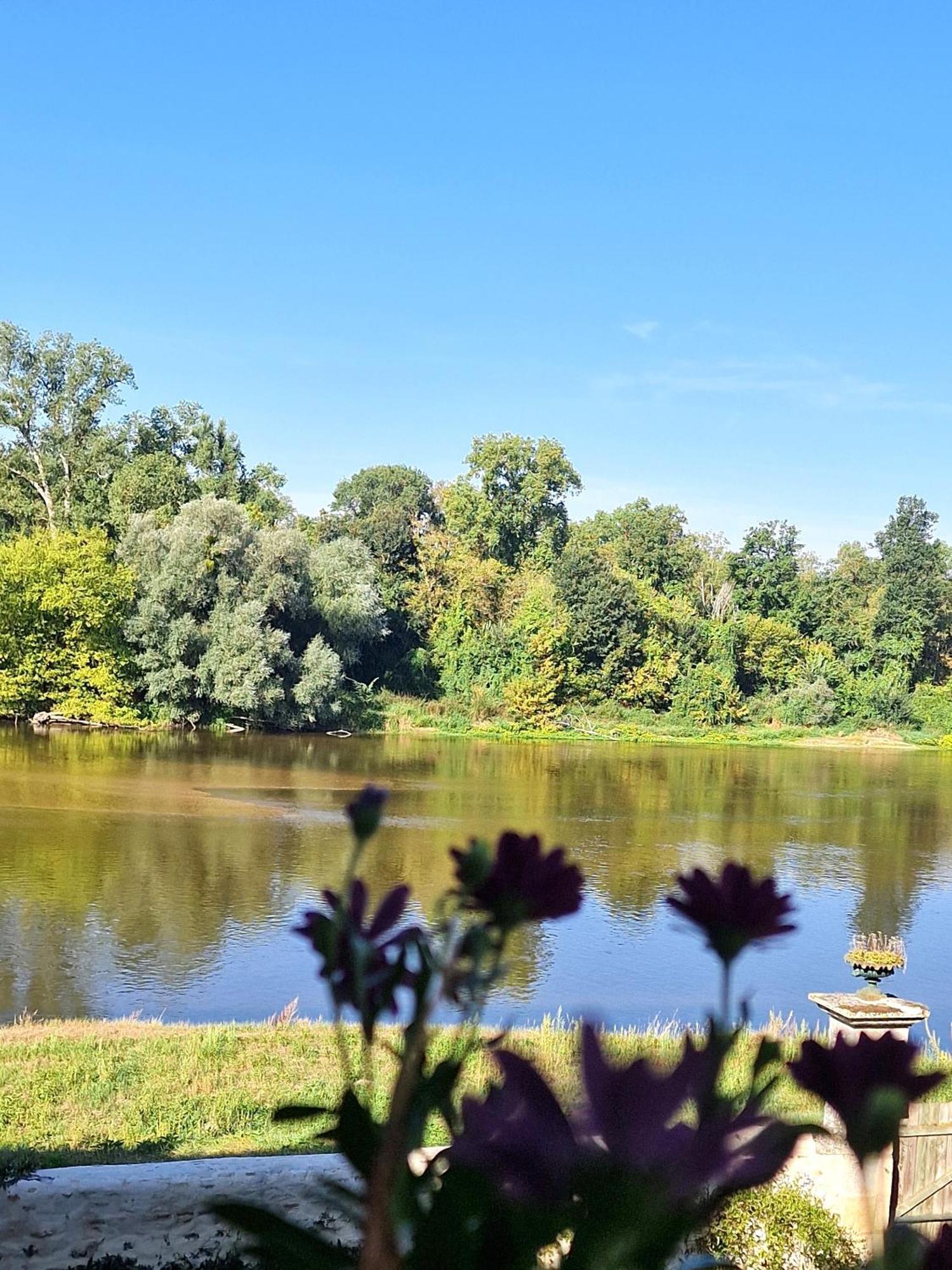 Chambre D'Hotes "Au Bord De Loire" La Marche Exteriér fotografie